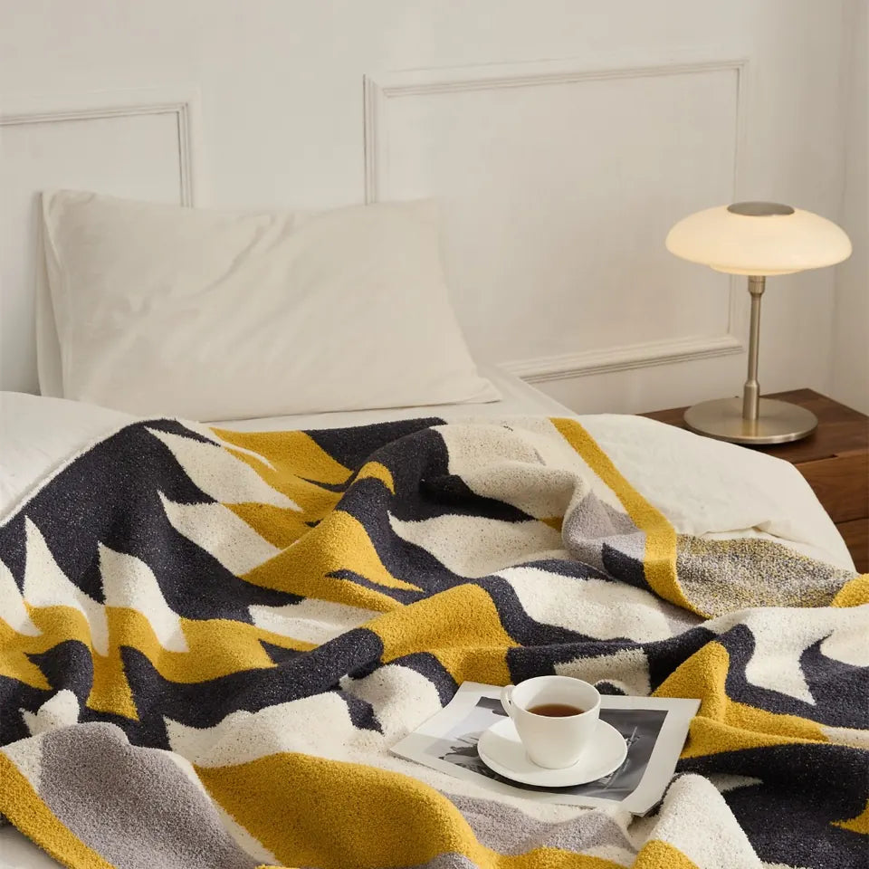 Abstract Geo Throw 2