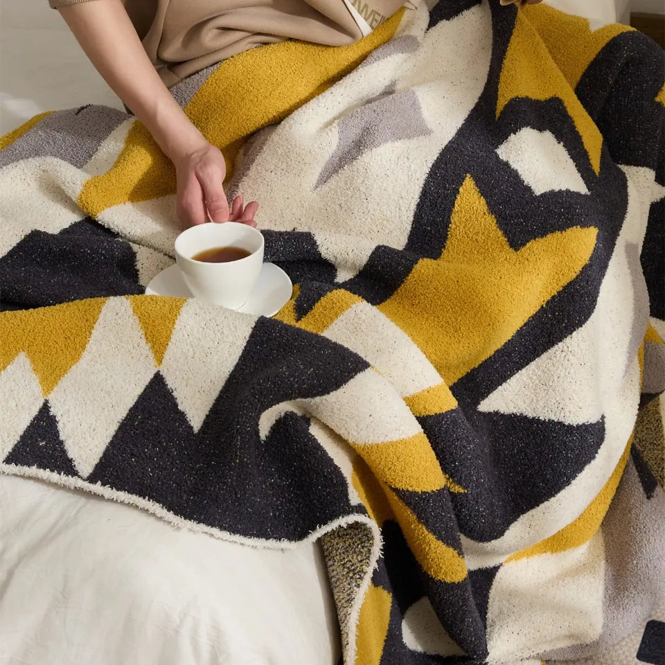 Abstract Geo Throw 3