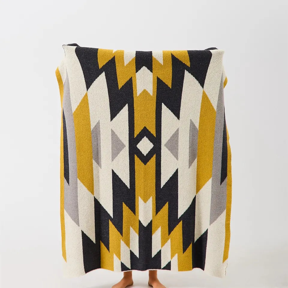 Abstract Geo Throw 6