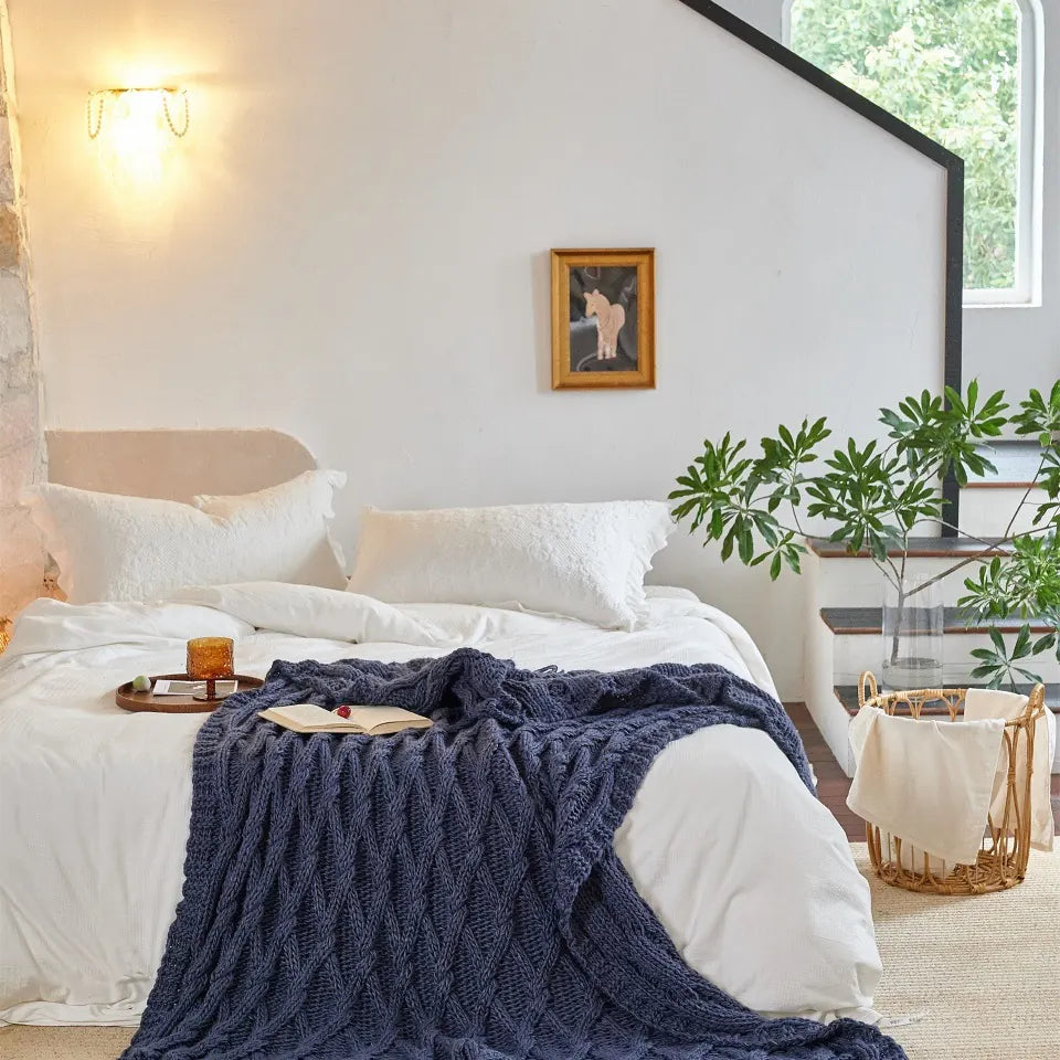 Chunky Knit Throw — Dark Gray