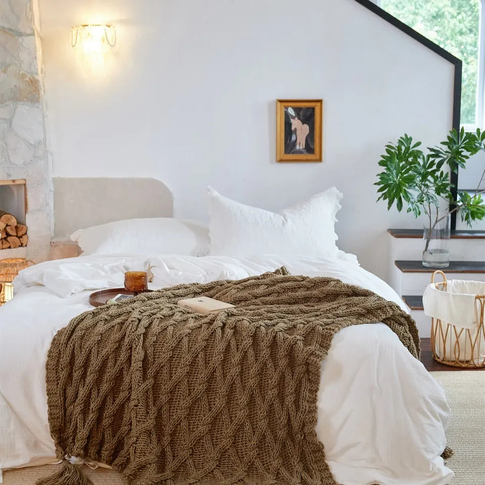 Chunky Knit Throw — Blue
