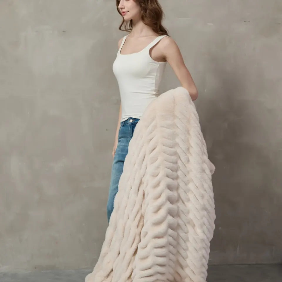 Plush Cable Throw 20