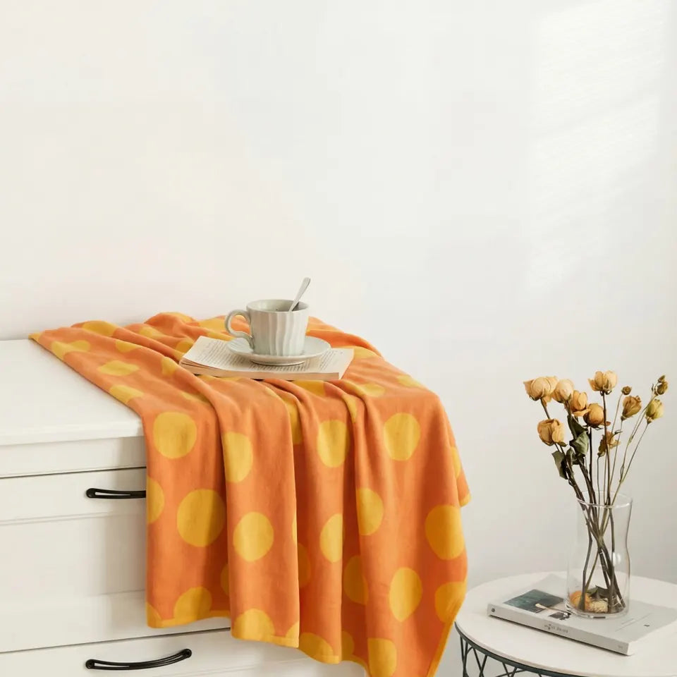 Retro Dot Throw 21
