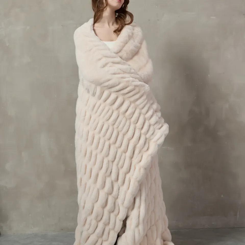 Plush Cable Throw 24