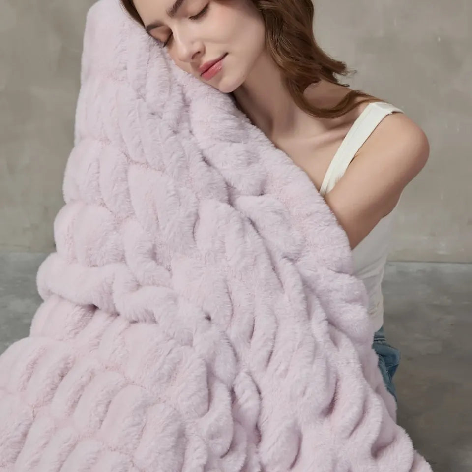 Plush Cable Throw 50