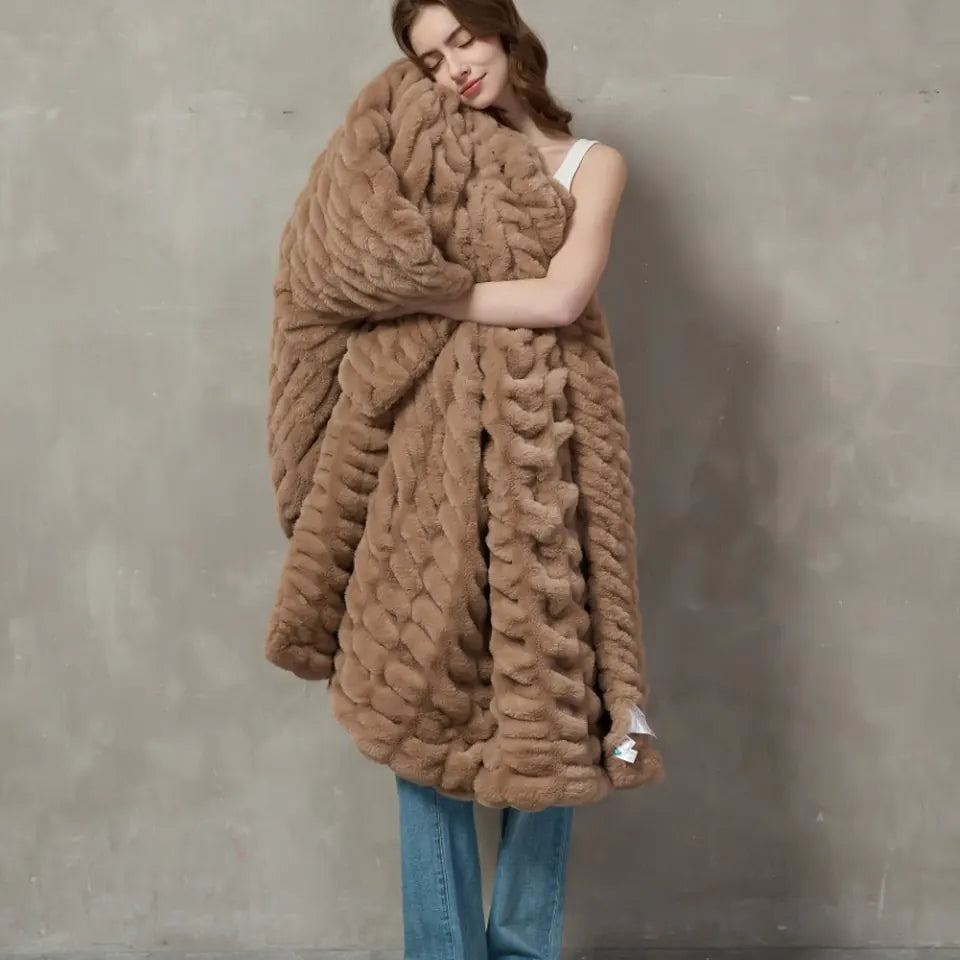 Plush Cable Throw 78