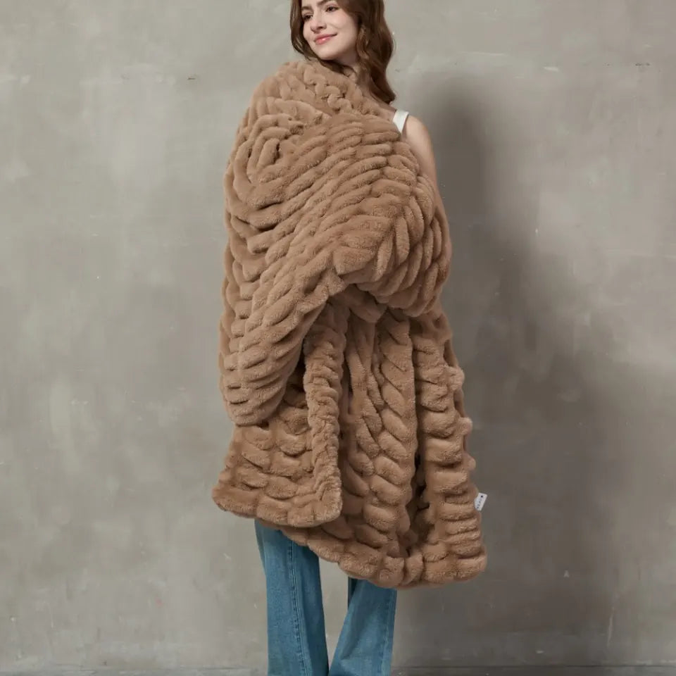 Plush Cable Throw 81
