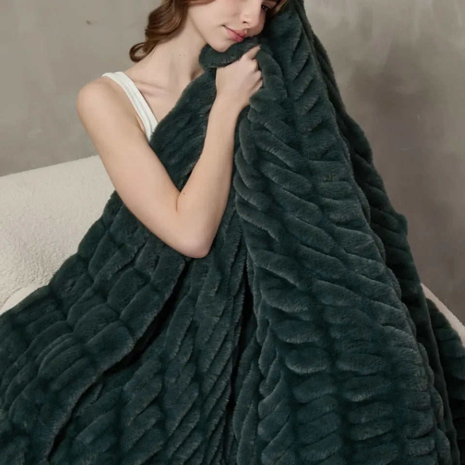 Plush Cable Throw 85