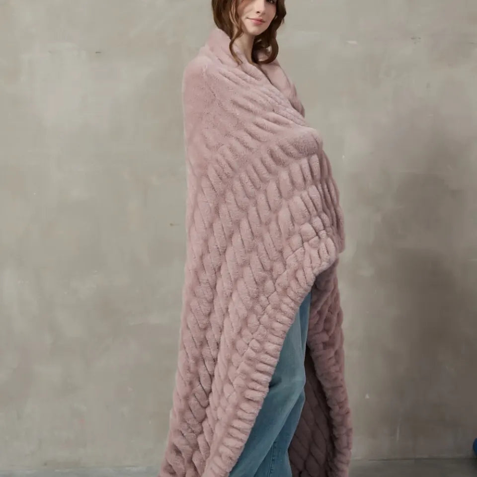 Plush Cable Throw 91