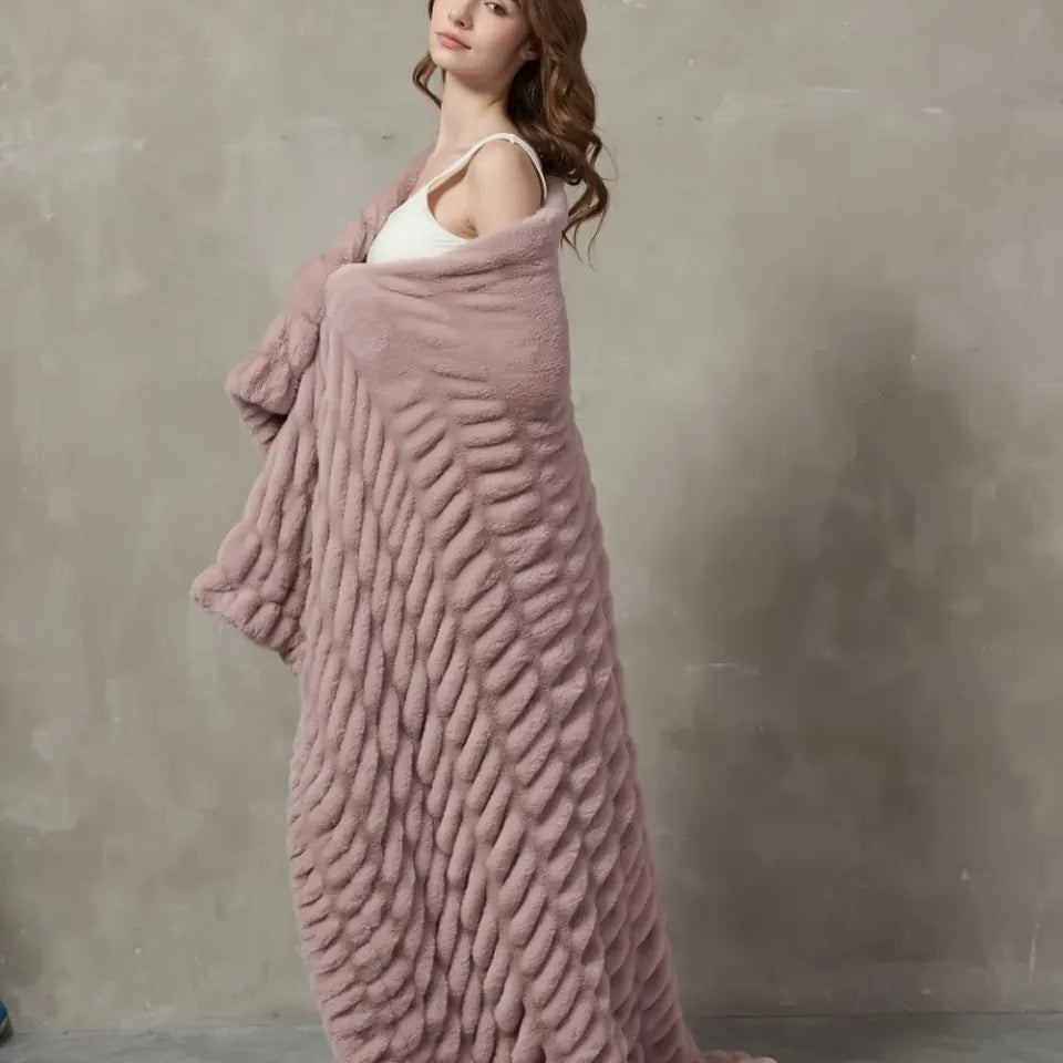 Plush Cable Throw 95